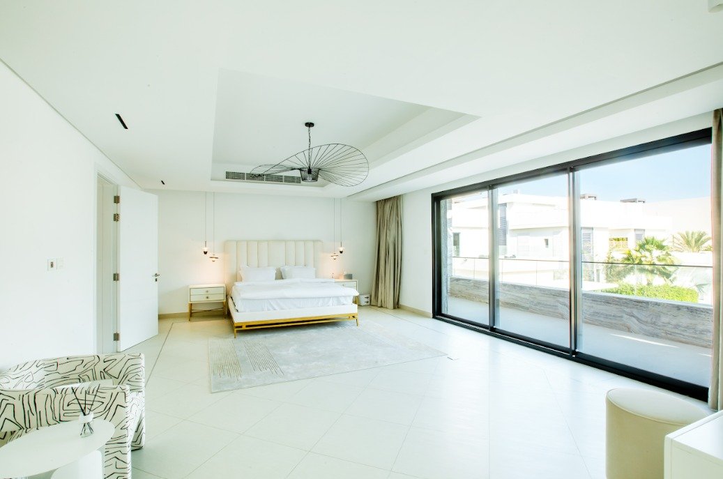 6 Bedroom Villa at the Palm Jumeirah full screen image
